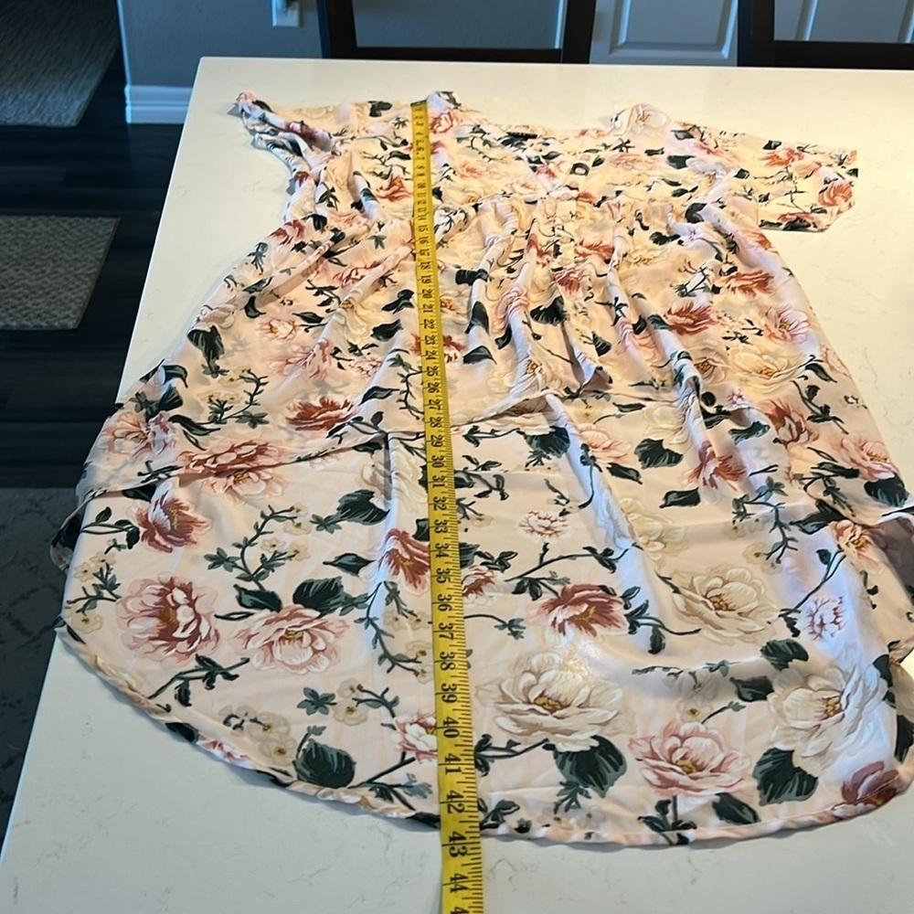 Torrid Lexie Light Pink Floral Chiffon H-Lo Babydoll Tunic Top size 1 - Picture 9 of 12